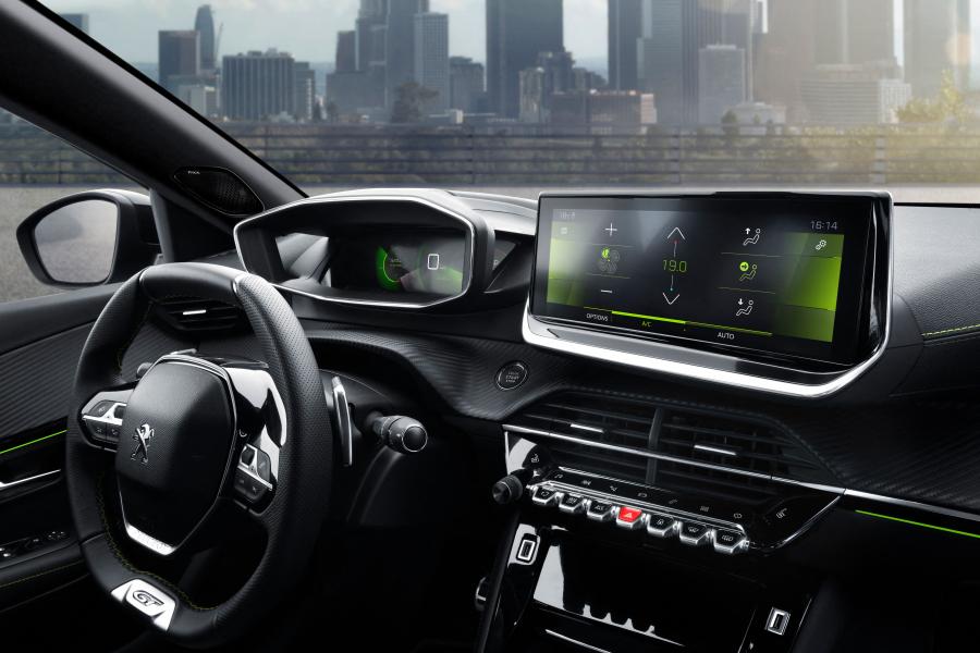 Панель приборов Peugeot e-2008 GT 2019 года  (WW) (фото 21 из 26)